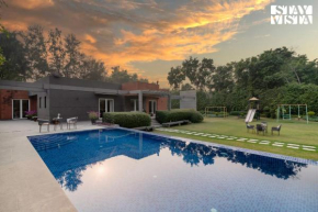 StayVista at Bloomsbury Estate with Pool & Alfresco Dining